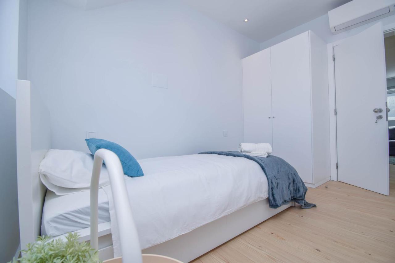 Central & Stylish 2 Bedroom Apartment W/ Balcony Cascais Eksteriør billede