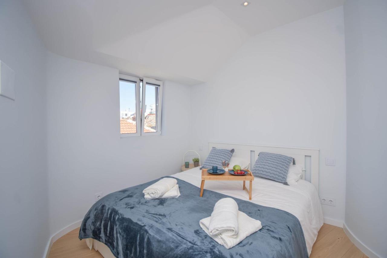 Central & Stylish 2 Bedroom Apartment W/ Balcony Cascais Eksteriør billede