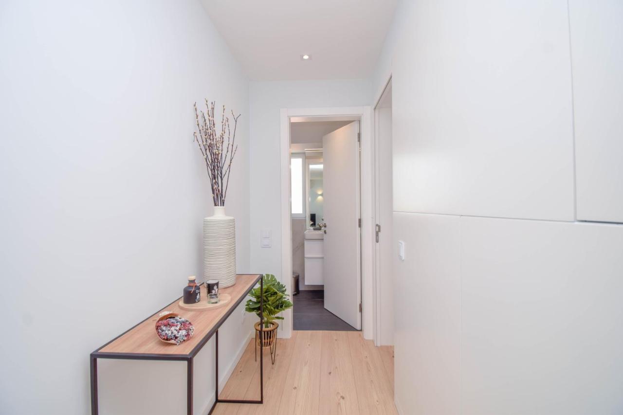 Central & Stylish 2 Bedroom Apartment W/ Balcony Cascais Eksteriør billede