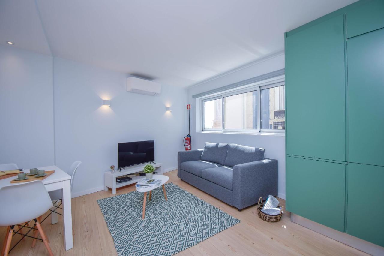 Central & Stylish 2 Bedroom Apartment W/ Balcony Cascais Eksteriør billede