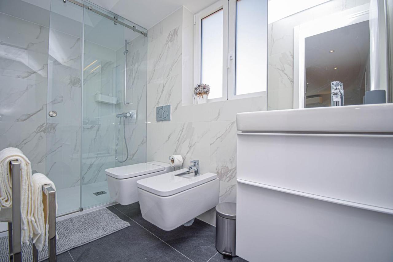 Central & Stylish 2 Bedroom Apartment W/ Balcony Cascais Eksteriør billede