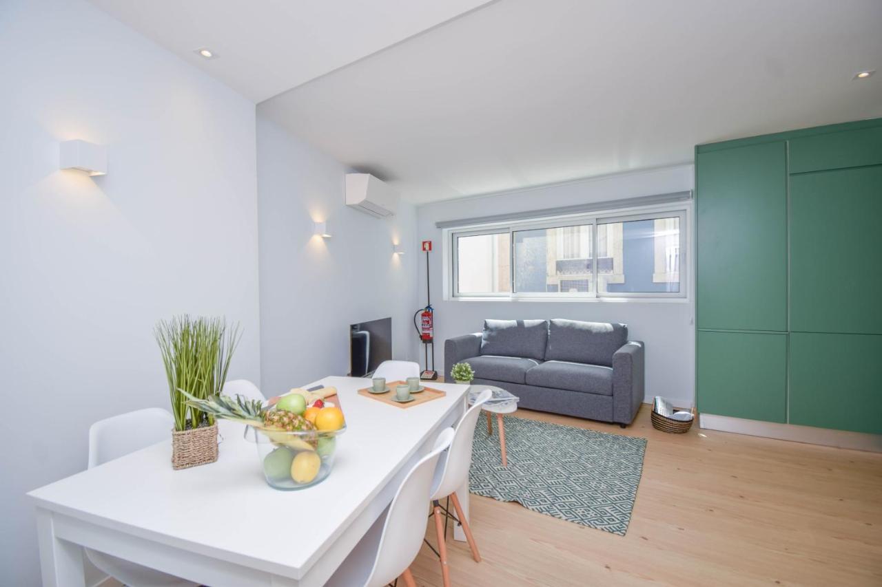 Central & Stylish 2 Bedroom Apartment W/ Balcony Cascais Eksteriør billede
