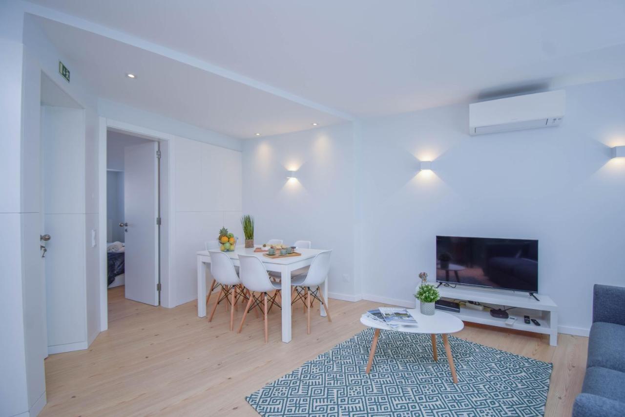 Central & Stylish 2 Bedroom Apartment W/ Balcony Cascais Eksteriør billede